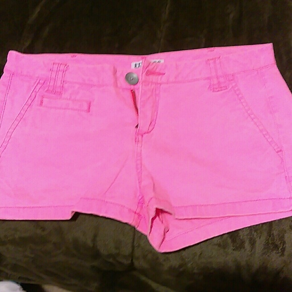 Shorts - Picture 1 of 3